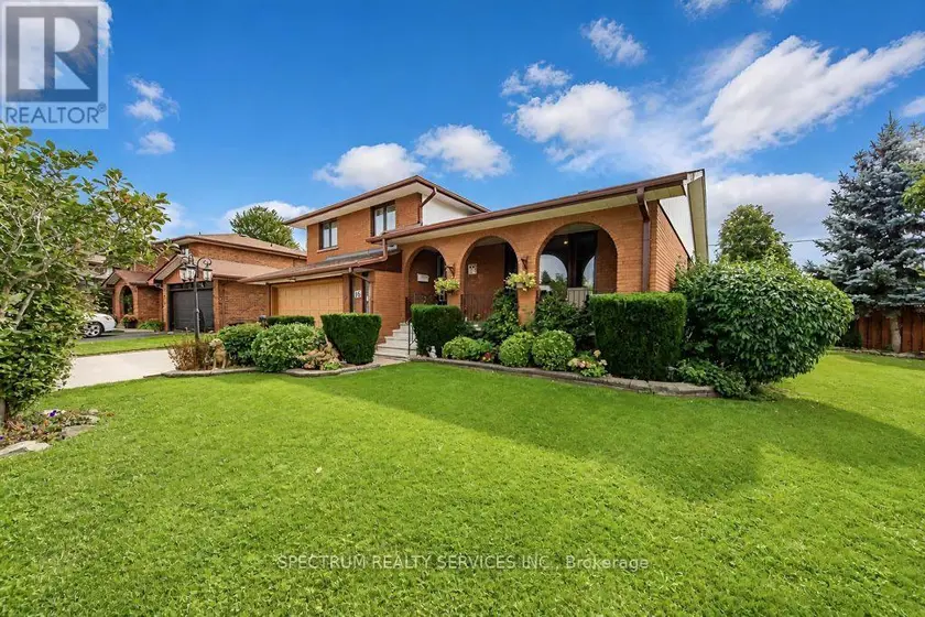 Detached at 16 BURIN COURT, Toronto