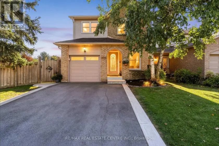 Detached at 220 HARVEST DRIVE, Milton
