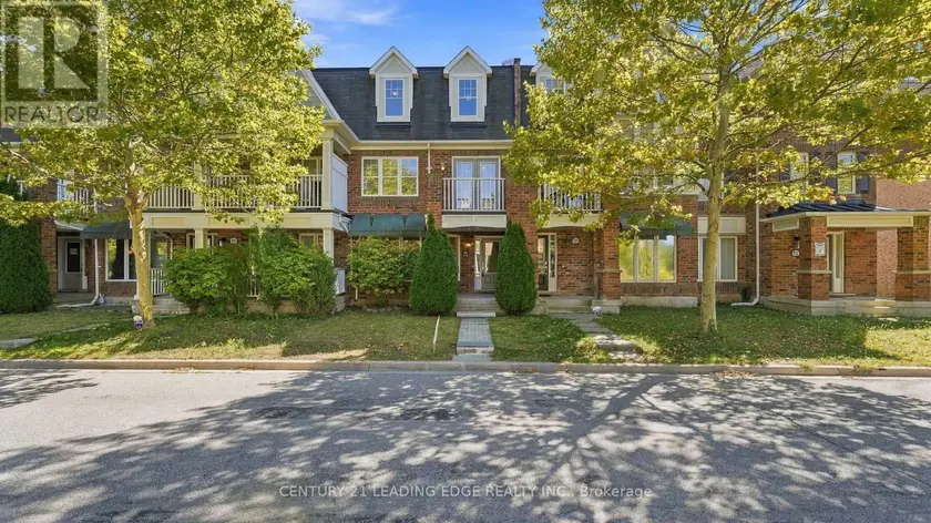 Townhouse at 208 MAGURN GATE, Milton