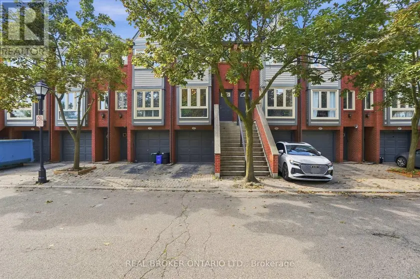 Townhouse at 407 - 895 MAPLE AVENUE, Burlington