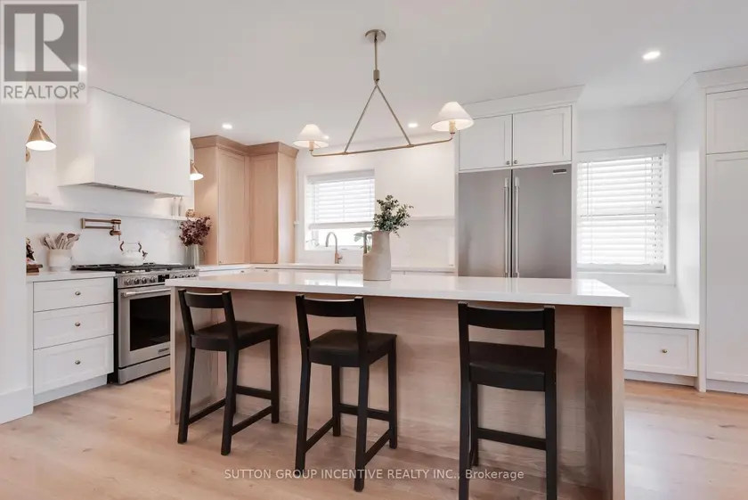 Detached at 16 ROBINDALE AVENUE, Toronto