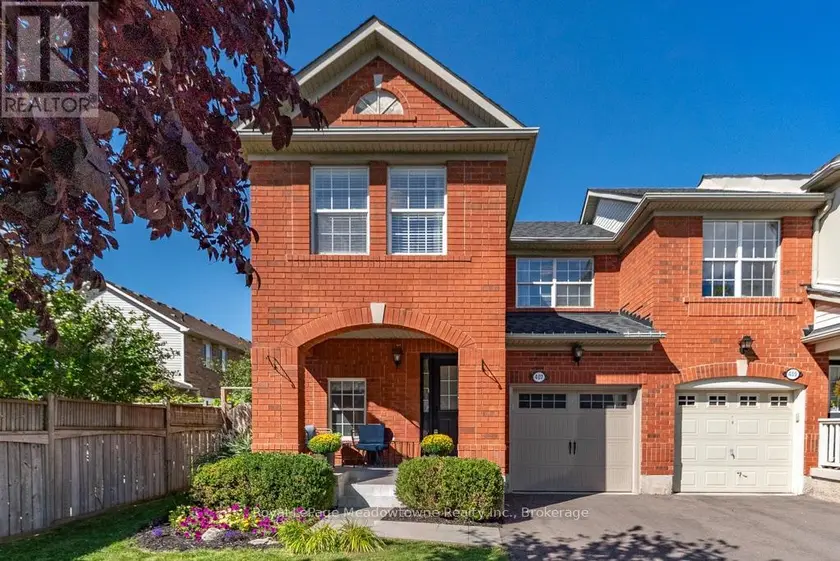 Townhouse at 407 BAVERSTOCK CRESCENT, Milton
