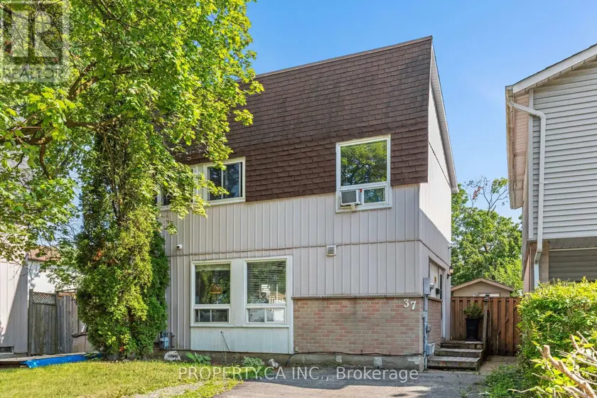 Detached at 37 GLADSTONE SQUARE, Brampton