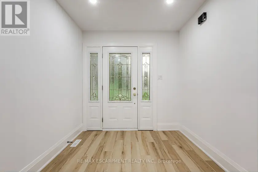 Detached at 2104 MISSISSAUGA ROAD, Mississauga