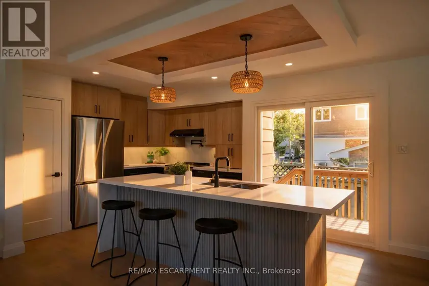 Detached at 3028 EVA DRIVE, Burlington