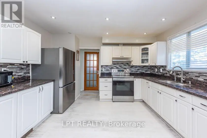 Detached at 111 DEARBOURNE BOULEVARD, Brampton