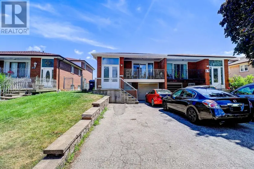 Semi-Detached/Link at 88 CENTRAL PARKWAY W, Mississauga