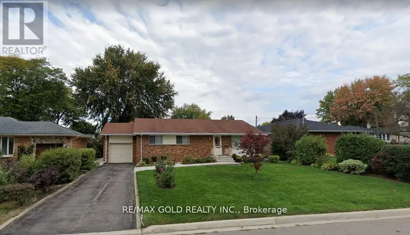 Detached at 18 SUBURBAN DRIVE, Mississauga