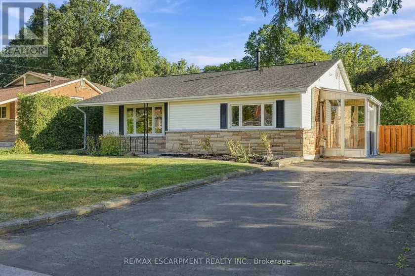 Detached at 1267 DUNBAR ROAD, Burlington