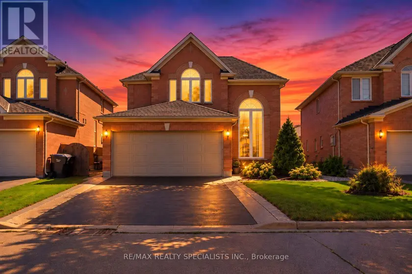 Detached at 9 SHEARDOWN TRAIL, Caledon