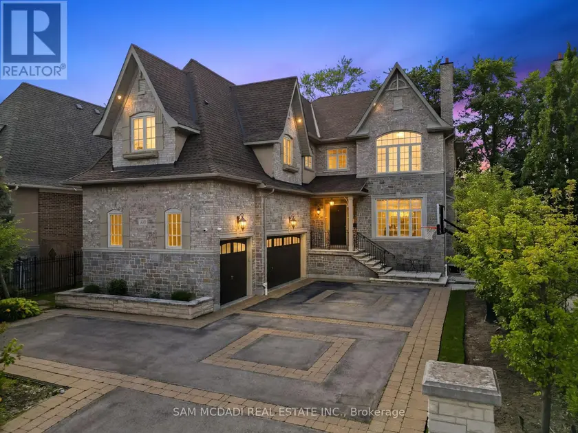 Detached at 725 QUEENSWAY W, Mississauga