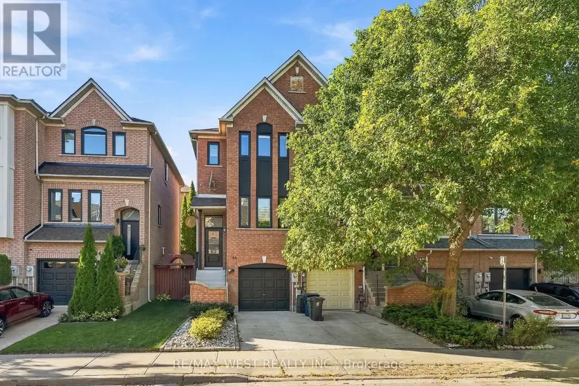 Townhouse at 44 BLUEWATER COURT, Toronto