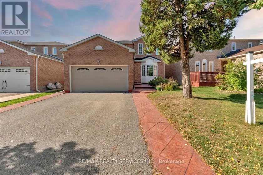 Detached at 7 DUGGAN DRIVE, Brampton