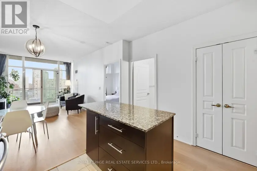 Apartment at 1504 - 223 WEBB DRIVE, Mississauga