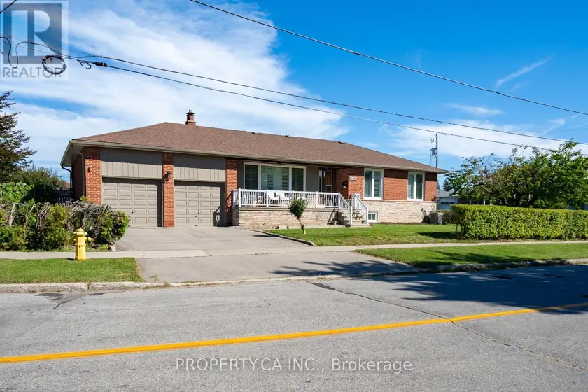 Detached at BSMT - 14 ALLADIN AVENUE, Toronto