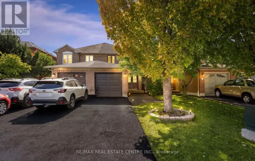 Semi-Detached/Link at 6464 HAMPDEN WOODS ROAD, Mississauga