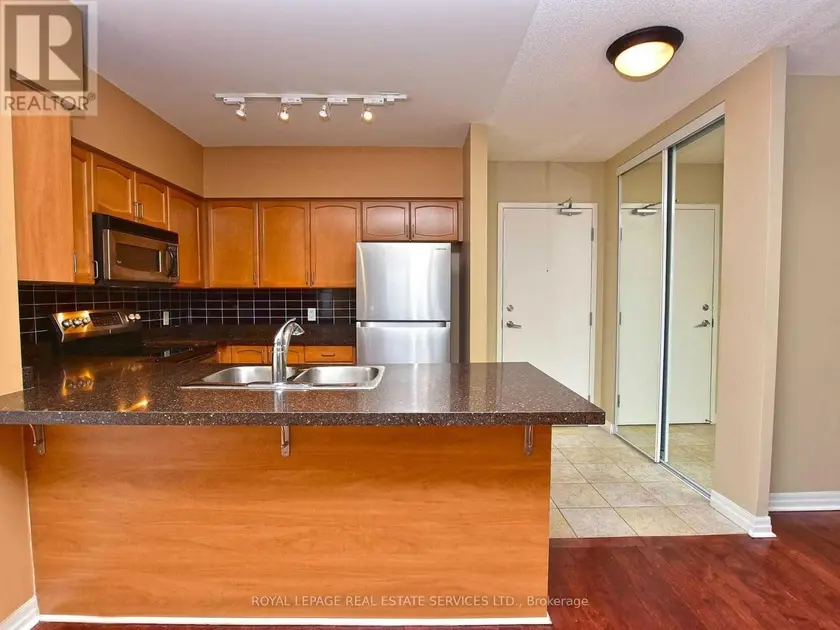 Apartment at 305 - 38 FONTENAY COURT, Toronto