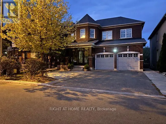Detached at LOWER - 472 NAIRN CIRCLE, Milton