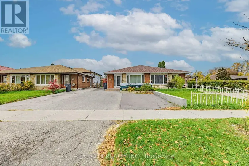 Semi-Detached/Link at Unit MAIN