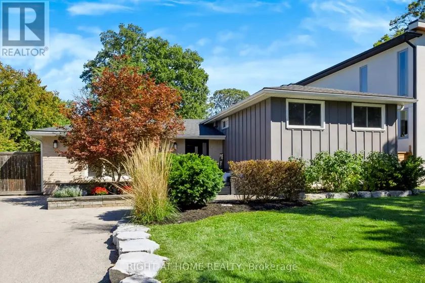 Detached at 493 FORESTWOOD CRESCENT, Burlington