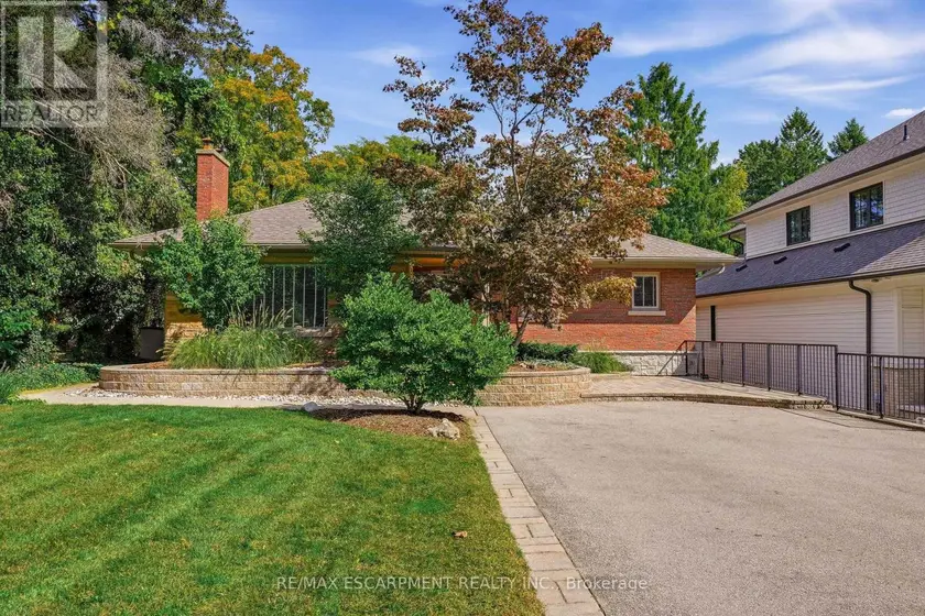Detached at MAIN - 707 KING ROAD, Burlington