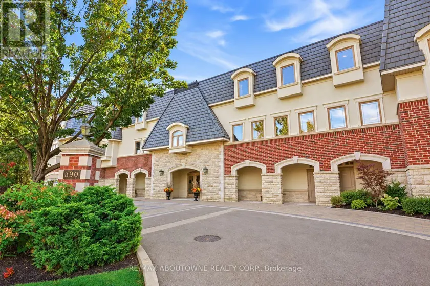Apartment at 301 - 390 UPPER MIDDLE ROAD, Oakville