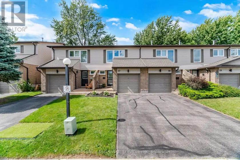 Townhouse at 17 - 2411 SOVEREIGN STREET, Oakville