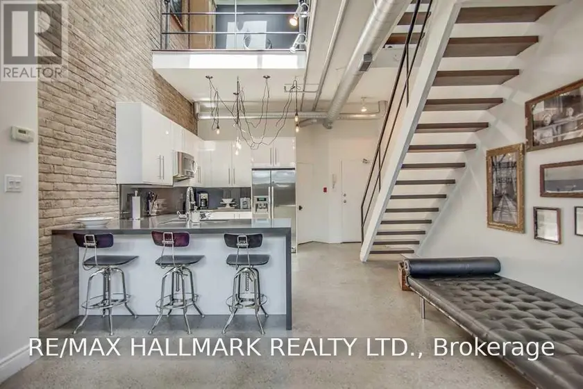 Townhouse at 7 - 6 BARTLETT AVENUE, Toronto