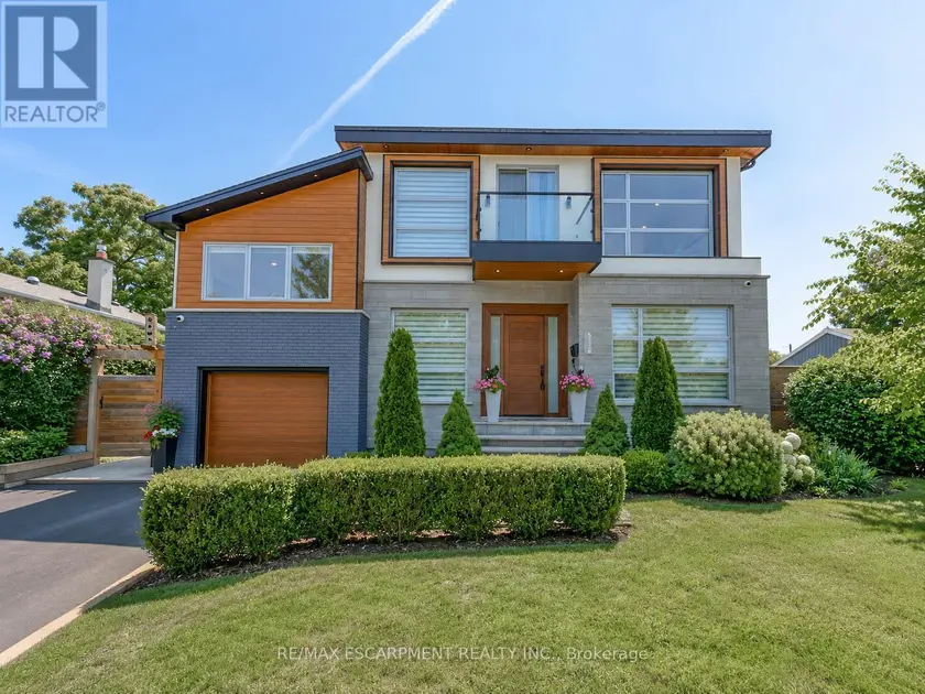 Detached at 5178 HUNTER DRIVE, Burlington