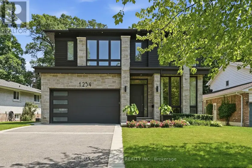 Detached at 1254 BRAMBLEWOOD LANE, Mississauga