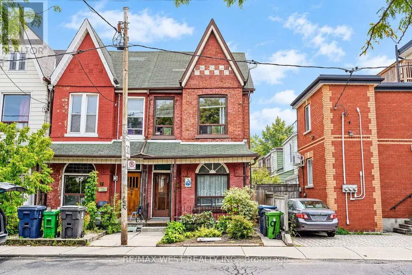 Townhouse at 9 NORTHUMBERLAND STREET, Toronto