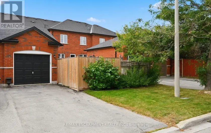 Townhouse at 5035 CORPORATE DRIVE, Burlington