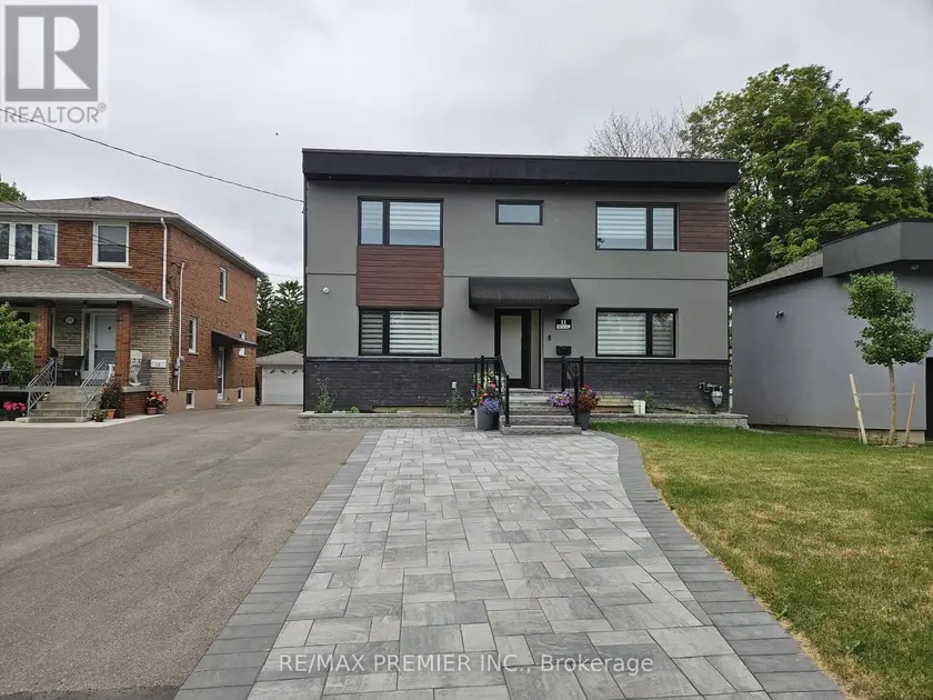 Detached at 11 EDISON CIRCLE, Toronto