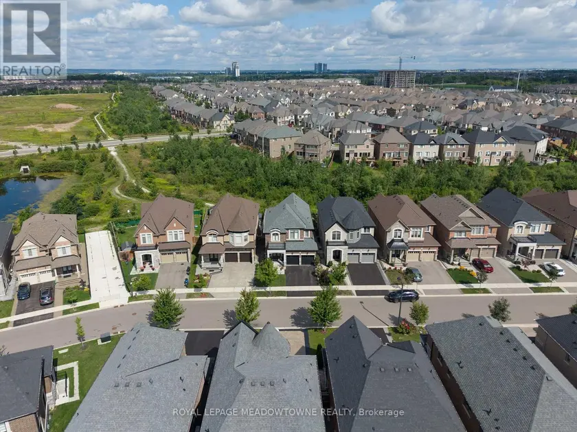 Detached at 461 PARENT PLACE, Milton