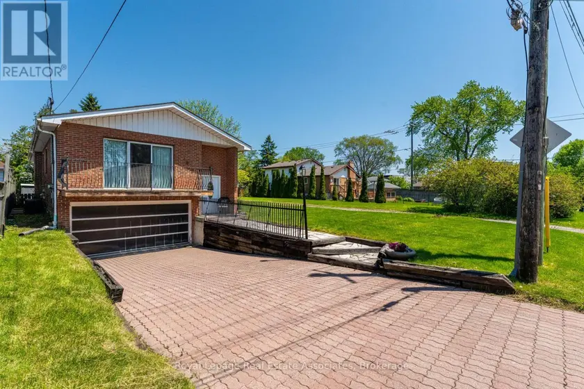 Detached at 1069 ALEXANDRA AVENUE, Mississauga