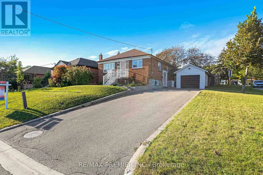 Detached at 240 CALVINGTON DRIVE, Toronto