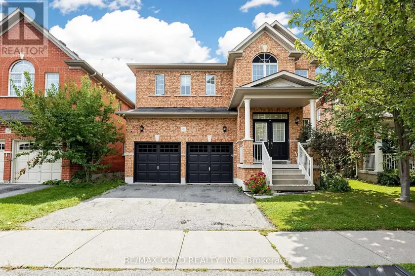 Detached at 284 HOLMES CRESCENT, Milton