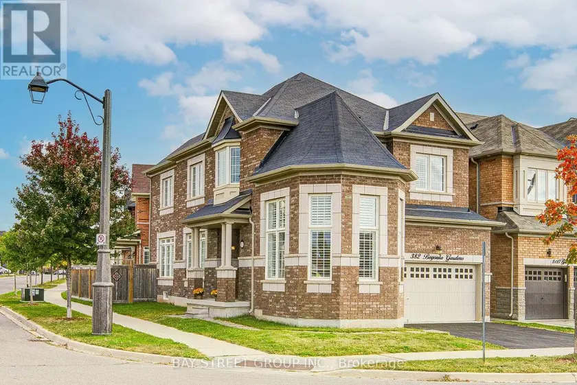 Detached at 382 BEGONIA GARDENS, Oakville