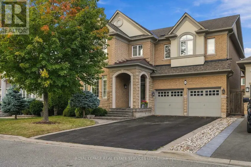 Detached at 227 ALISON CRESCENT, Oakville