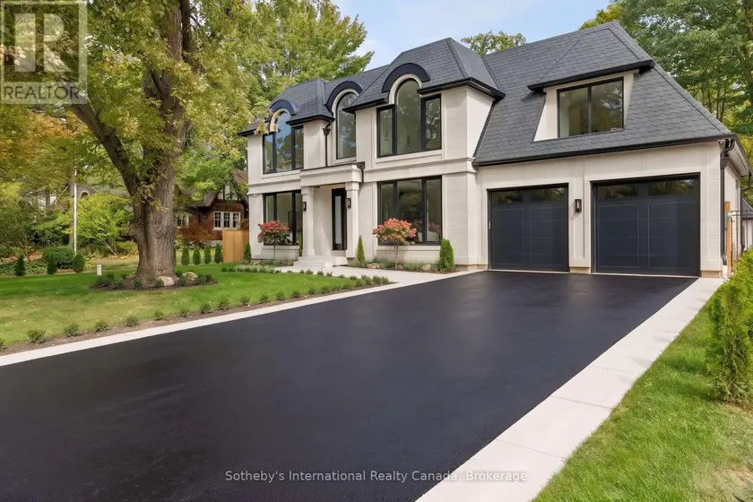 Detached at 123 TAVISTOCK SQUARE, Oakville