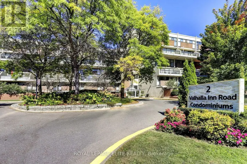 Townhouse at 250 - 2 VALHALLA INN ROAD, Toronto