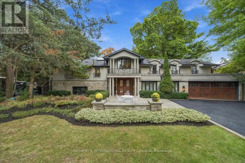 Detached at 520 ARROWHEAD ROAD, Mississauga