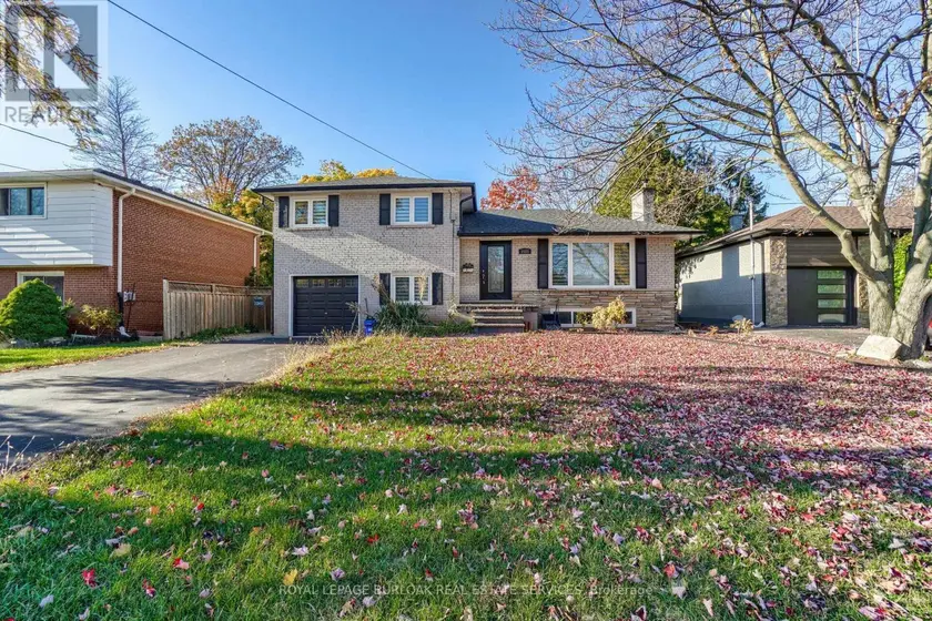 Detached at 2121 BRIDGE ROAD, Oakville