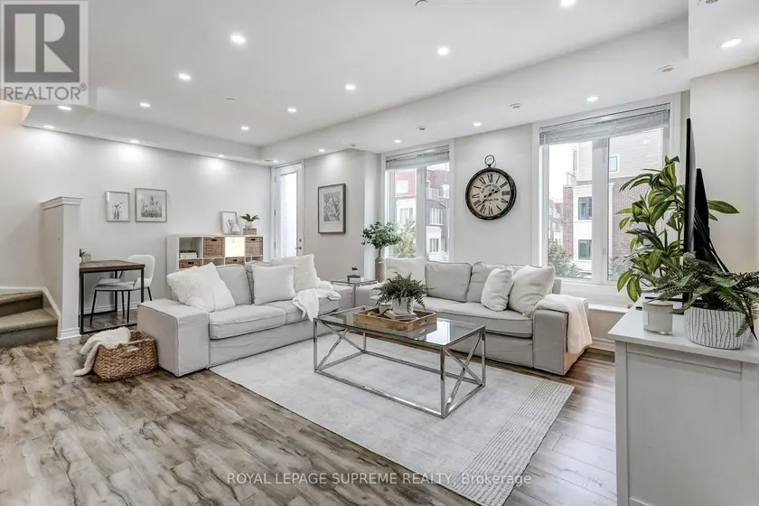 Townhouse at 36 - 70 EASTWOOD PARK GARDEN, Toronto