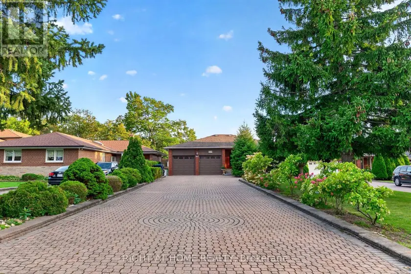 Detached at 397 MAPLE LEAF DRIVE, Toronto