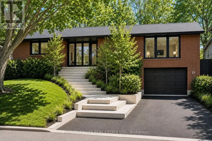 Detached at 19 BLAIR ATHOL CRESCENT, Toronto