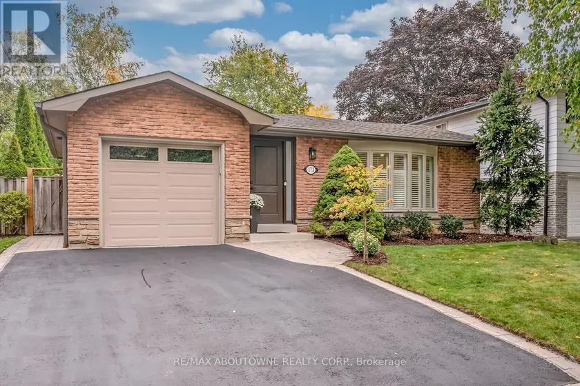 Detached at 173 ARICHAT ROAD, Oakville