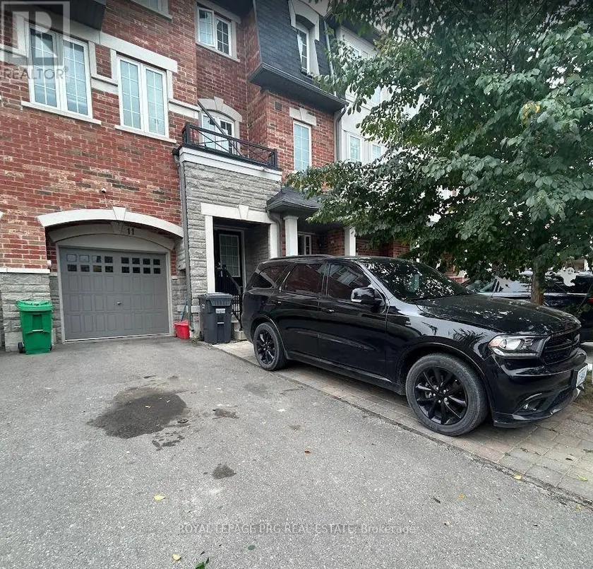 Townhouse at 11 SPRUCEWOOD ROAD, Brampton