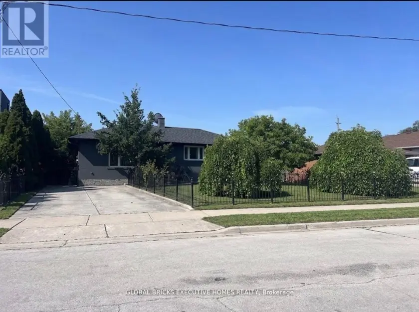 Detached at 384 ASHBURY ROAD, Oakville