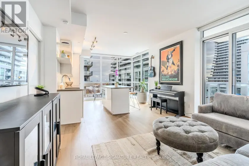 Apartment at B415 - 60 ANNIE CRAIG DRIVE, Toronto